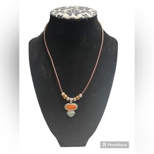 🔥KC Kenneth Cole faux leather and resin pendant necklace